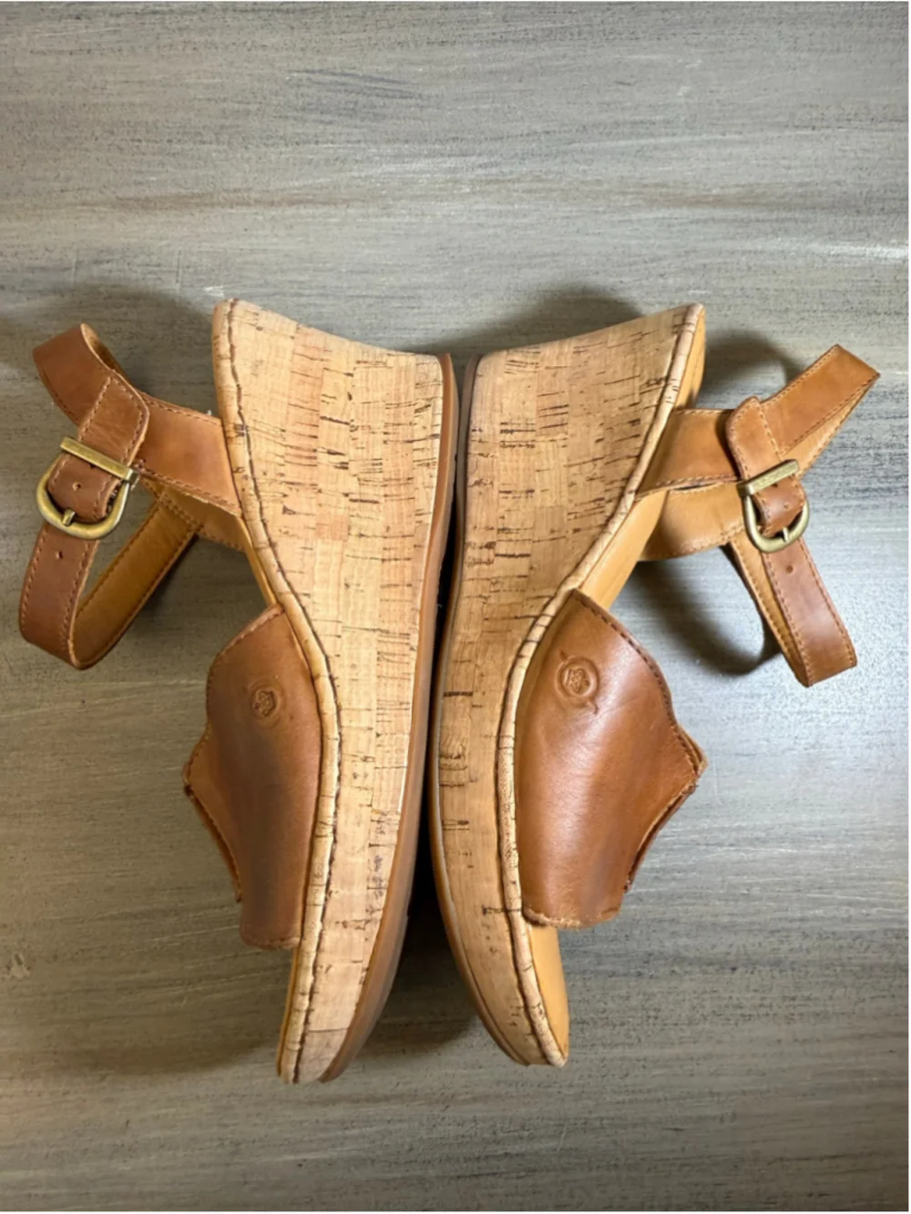 EUC Børn Agnio Tan Wedge sandals tan leather straps cork-covered wedge heel 9